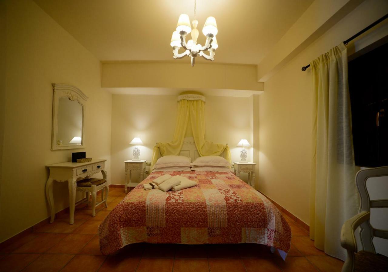 Focalion Castle Luxury Suites Pírgos Dhiroú 외부 사진