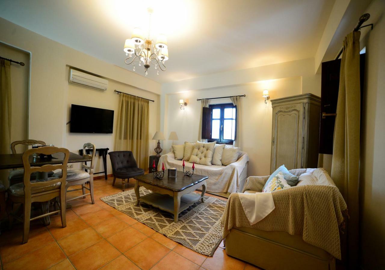 Focalion Castle Luxury Suites Pírgos Dhiroú 외부 사진