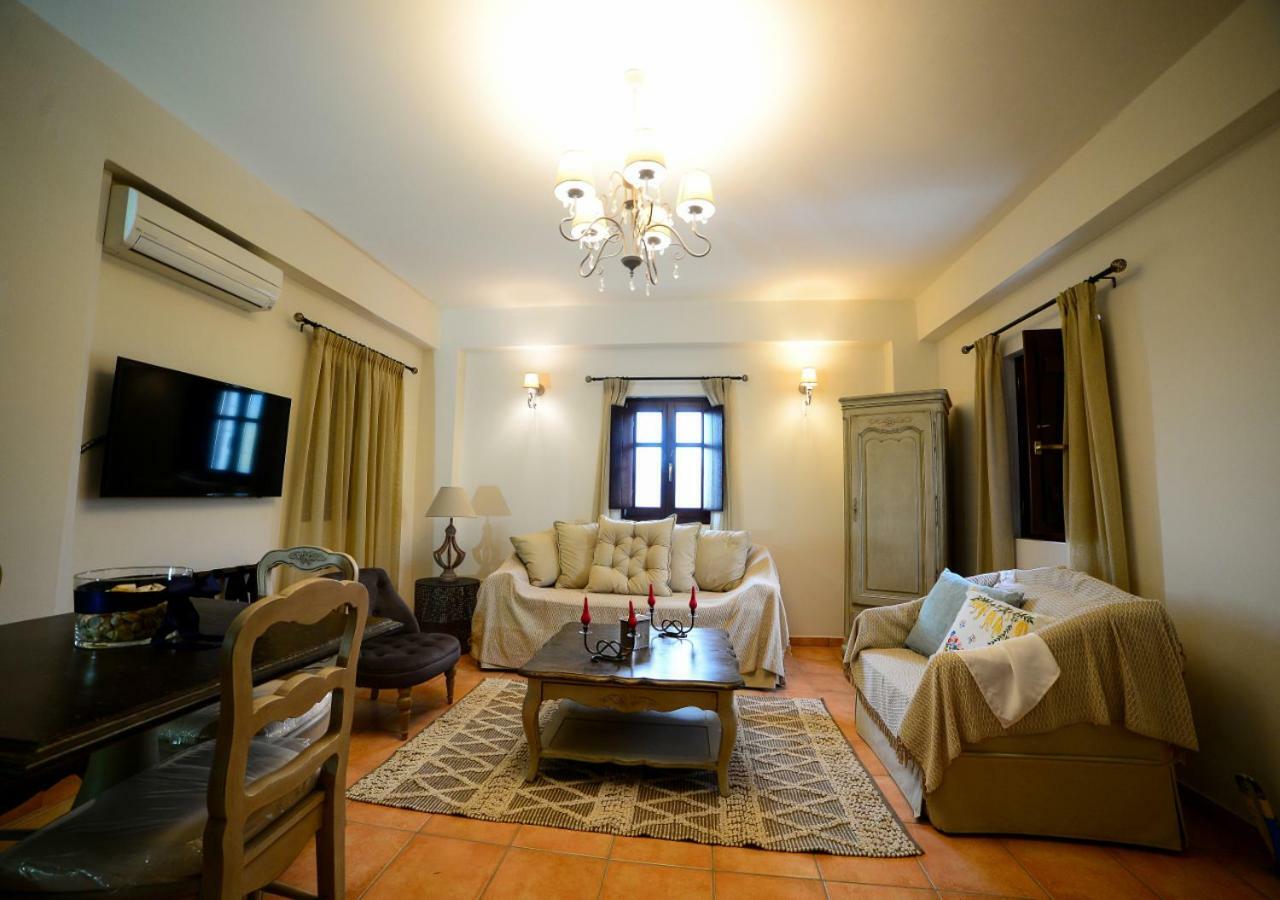 Focalion Castle Luxury Suites Pírgos Dhiroú 외부 사진
